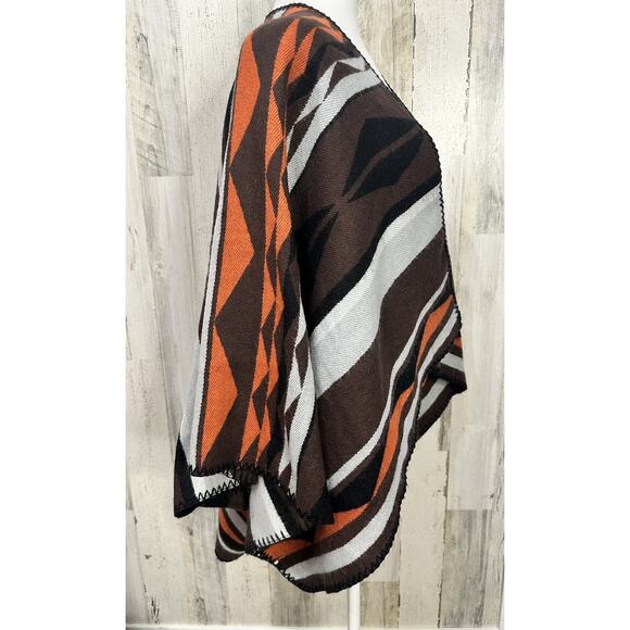 Old Navy Aztec blanket Cape Wrap womens Cozy Cabin Outdoors One Size - Picture 3 of 7